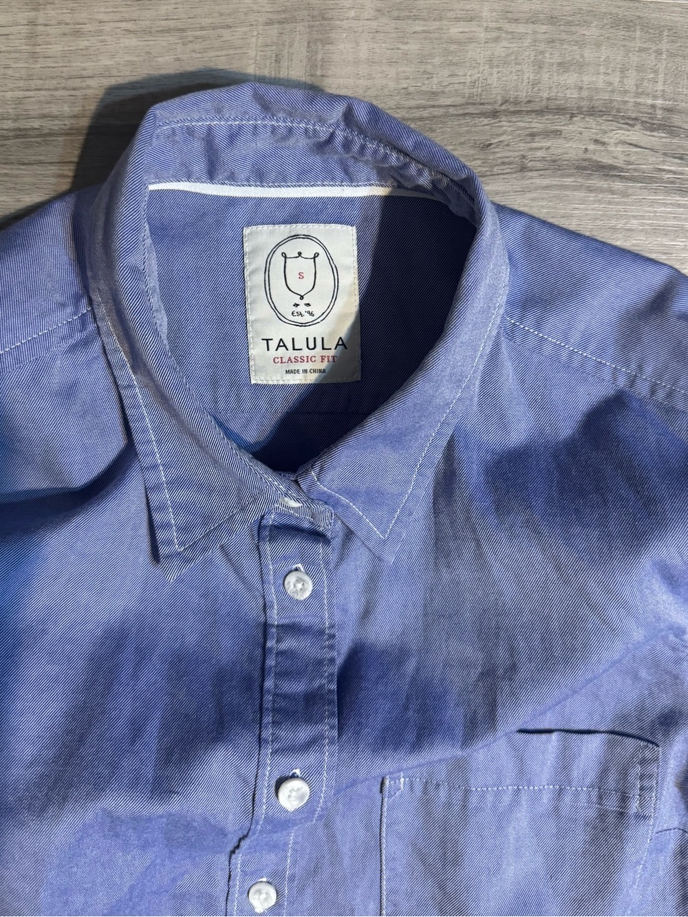 Talula Classic Fit Blue Button-Up Shirt Women’s Size S - Picture 3 of 6